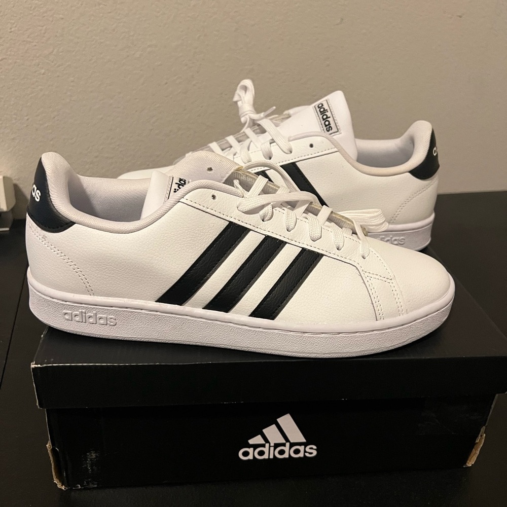 Adidas Men's Grand Court size 11.5 White and Black Sneakers